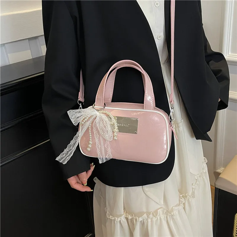 

"2025 Elegant PU Leather Messenger Bag, Minimalist Commuter Shoulder Purse, Soft Texture Pillow Handbag for Women"