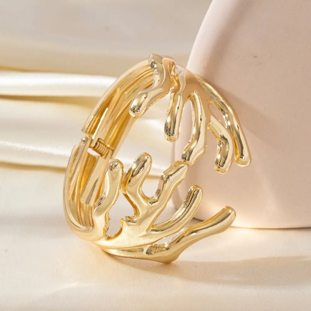 المعادن واسعة غير النظامية المفتوحة الإسورة غلو أوروبا الأمريكية نمط فرع الكفة أساور سبيكة الأقلية تصميم سوار مبالغ فيه #2