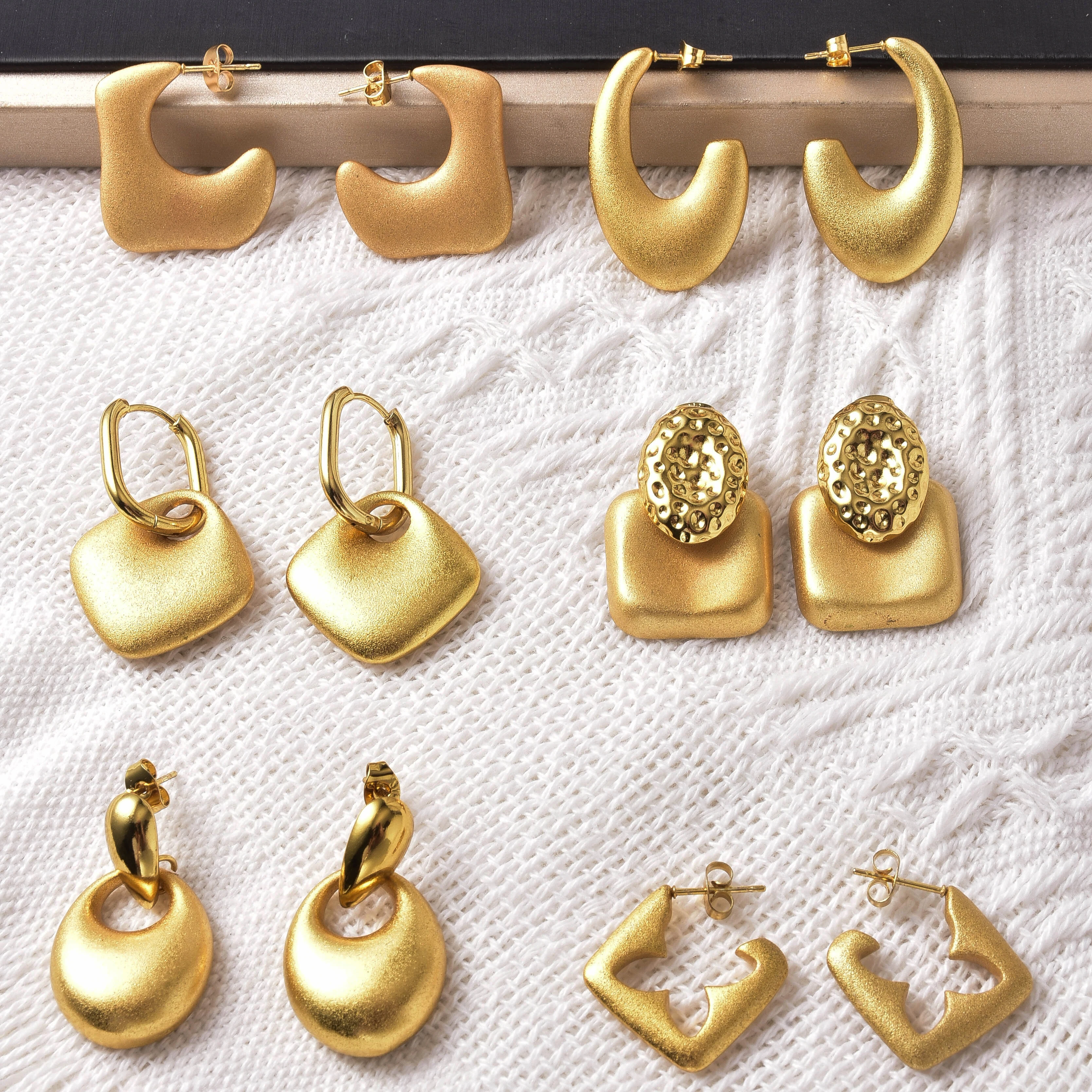 Gold Plated Geometric Drop Earrings for Women Vintage Statement Ear Jewelry Hammered Hollow Ear Studs Earring Daily Party Wear