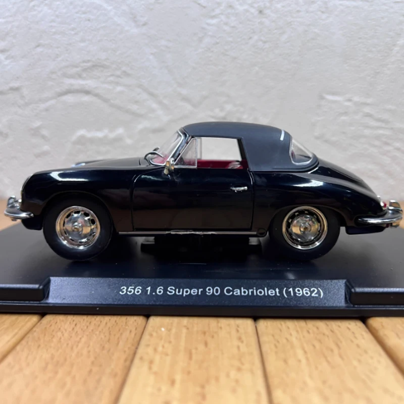 Diecast 1:24 Scale 356 1.6 Super 90 Cabriolet 1962 Alloy Emulation Car Delicacy Model Static Toy Gift Display-Packing Tape Marks