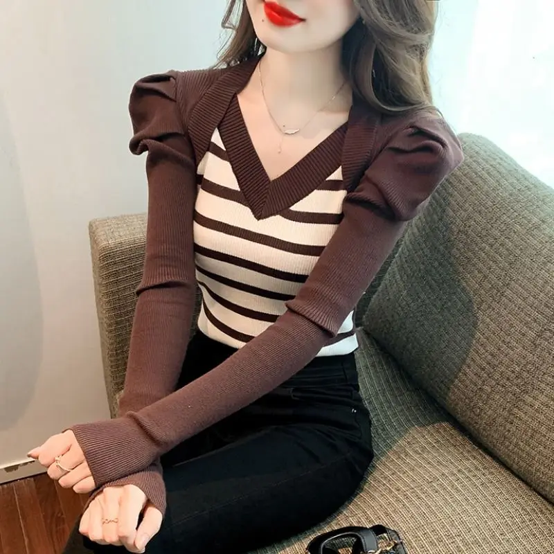 Fashion V-Neck Knitted Spliced Striped Blouses Women\'s Clothing 2023 Autumn Winter Loose All-match Tops Puff Sleeve Shirts