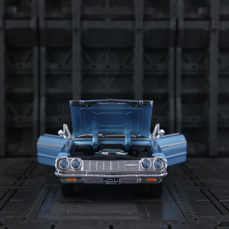 Maisto 1:26 simulatie 1964 Chevrolet Impala SS legering automodel ornament collectie, deuren en kap kan worden geopend