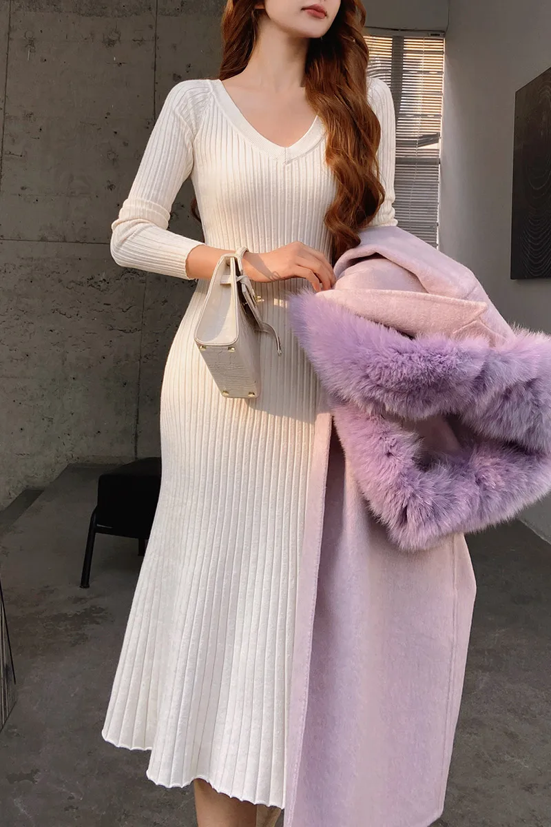 

Dabuwawa V-Neck Knitted Dresses For Women New Arrival Draped Screw Thread Christmas Party Empire Trumpet Skirt Luxury DM1DDR015