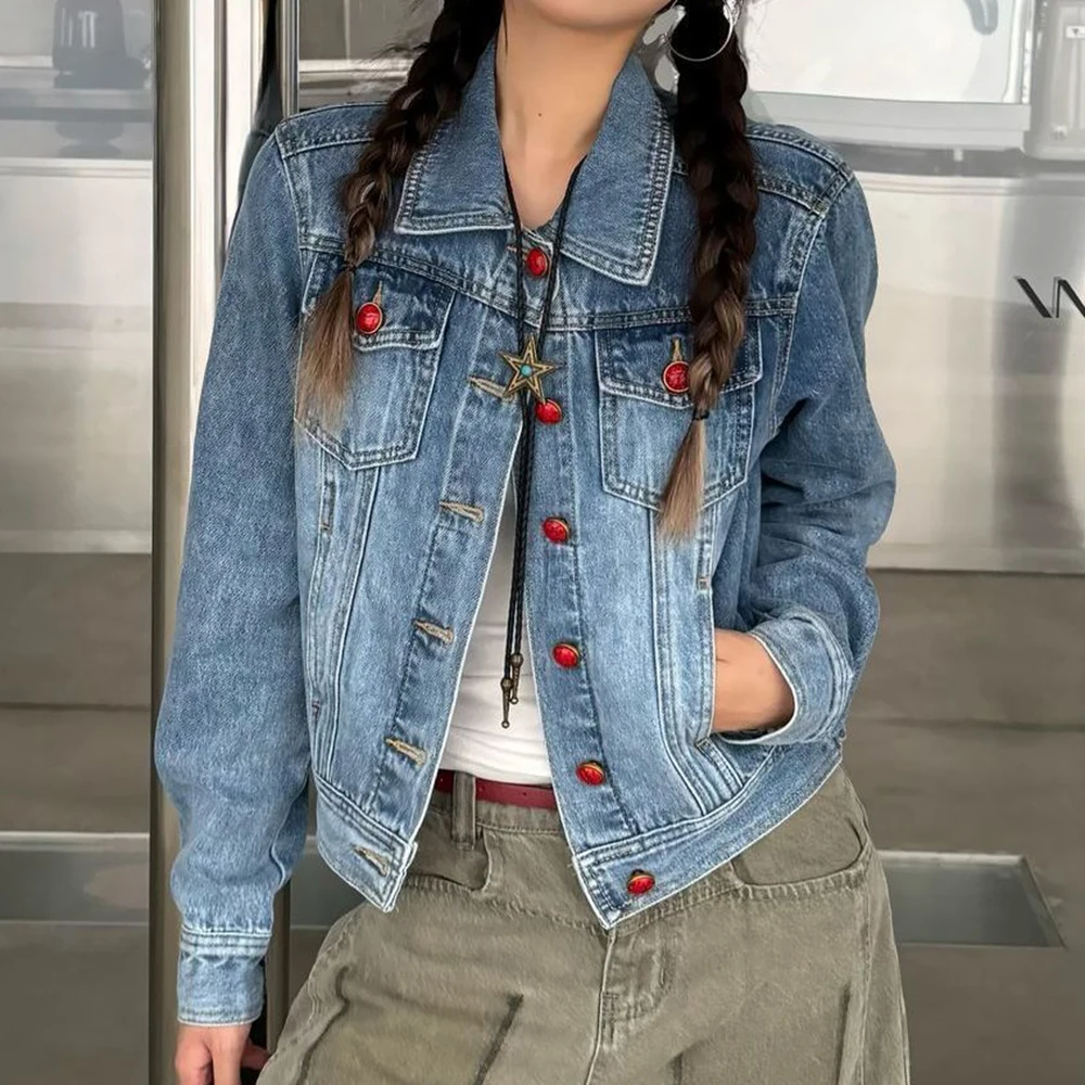 original  retro front shoulder denim jacket is old for women, wipe dirty buttons, and the design feels thin and slim.
