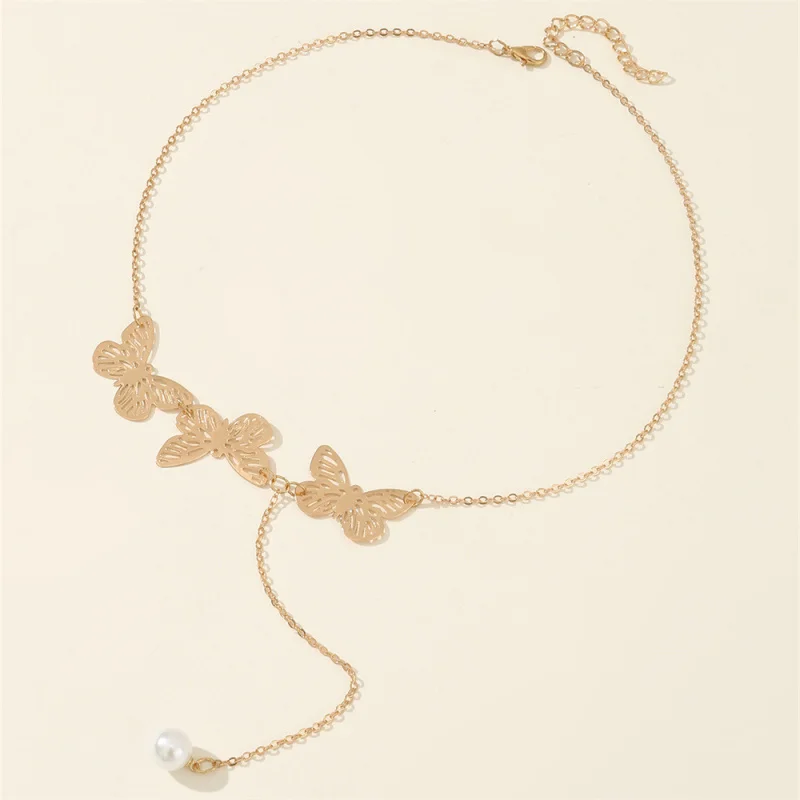 1pc Pearl Butterfly Hip-Hop Choker – A Niche Fusion of Elegant Luster & Street Edge.
