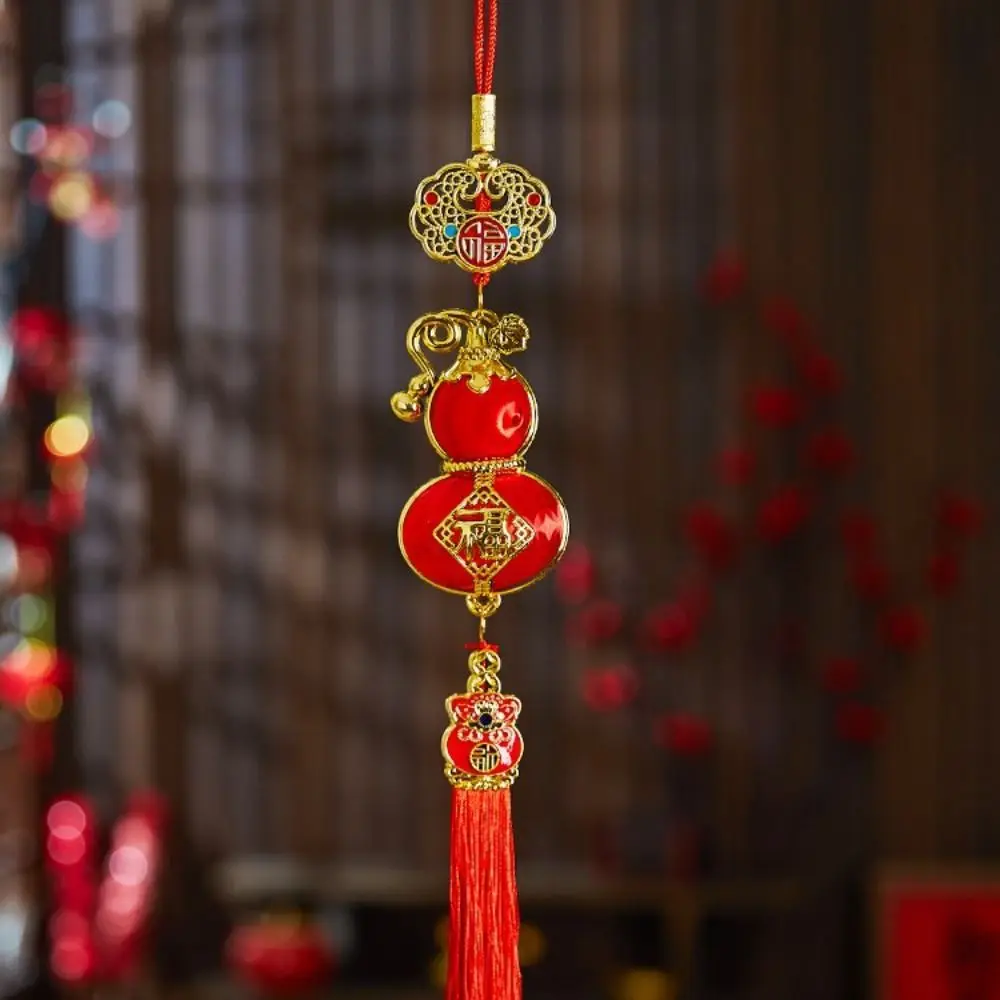 Colgantes de personaje Fu chino rojo hechos a mano, adornos colgantes tradicionales de Año Nuevo con borlas, linterna, adorno chino de la suerte