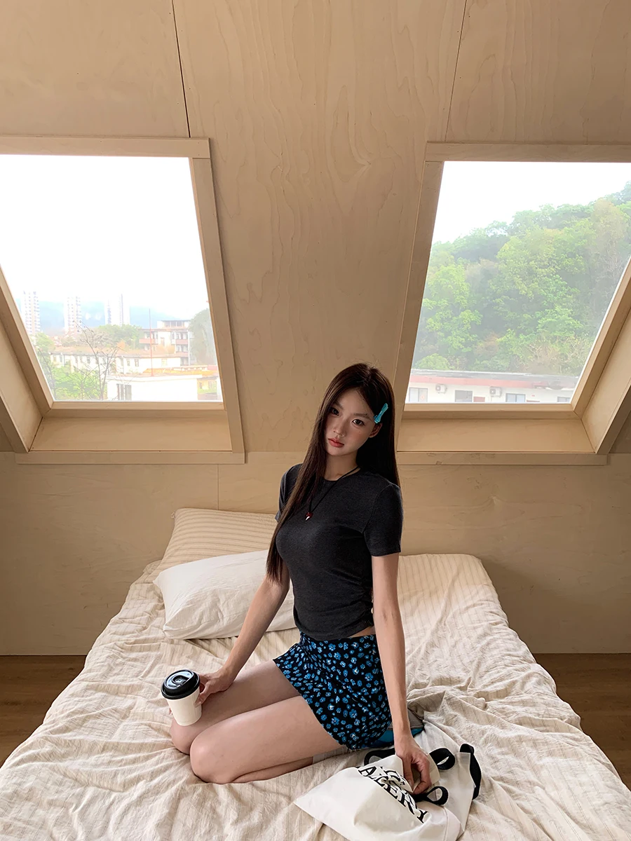 Gonna a trapezio con stampa floreale blu Estate 2025 da donna Nuova gonna aderente Sle a vita bassa in fibra di poliestere per pendolari