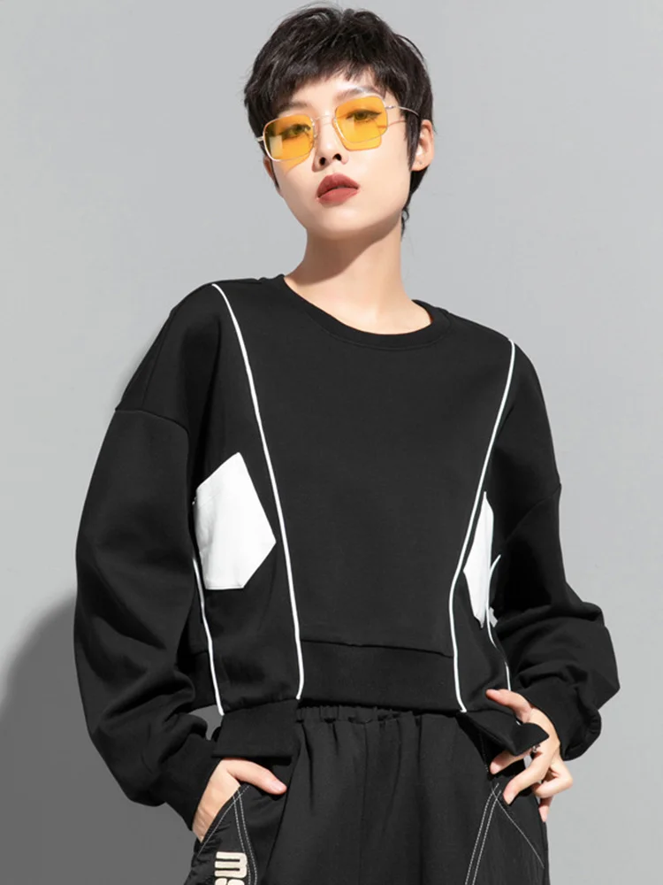 [EAM] Loose Fit White Irregular Hem Sweatshirt New Round Neck Long Sleeve Women Big Size Fashion Tide Spring Autumn 2024 1DF1323