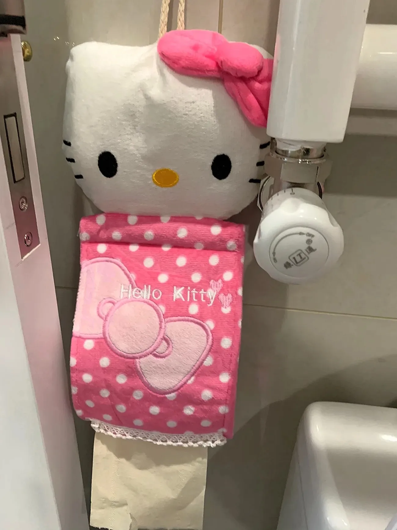 

Kawaii Hello Kitty салфетка крышка Sanrio Настенный Рулон плюшевая бумажная крышка мультфильм туалет фотоаксессуары для ванной комнаты