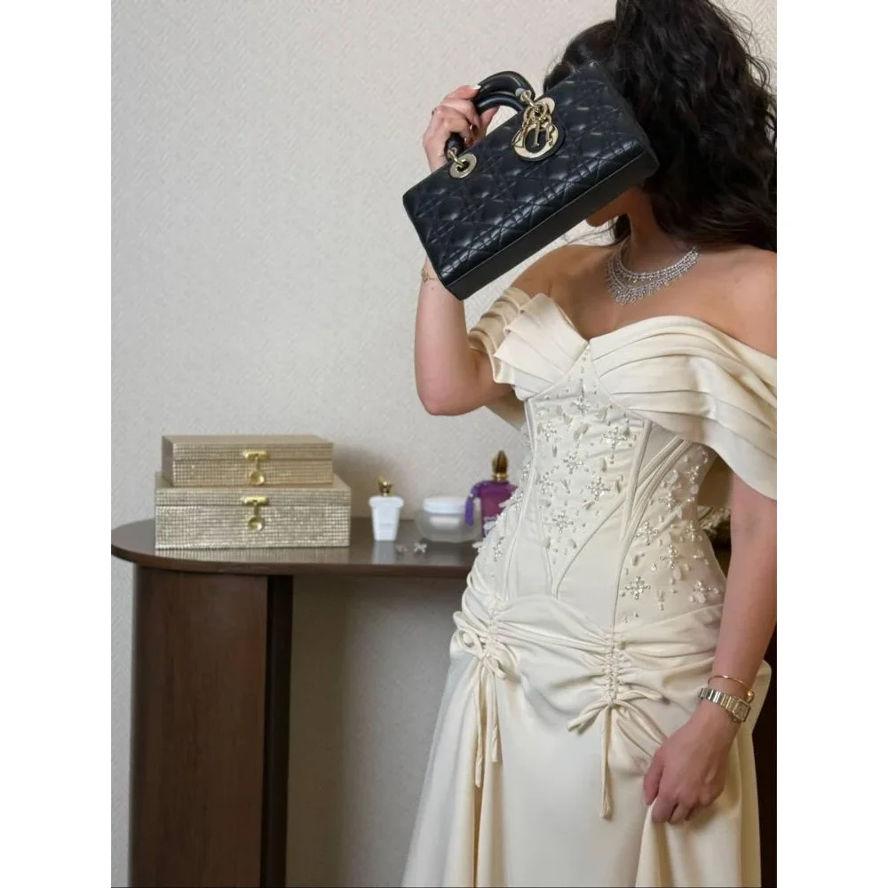 فساتين سهرة طويلة مخصصة قبالة الكتف أنيقة مناسبة رسمية فساتين حفلات حبة كريستال طول الأرض فساتين حفلة موسيقية