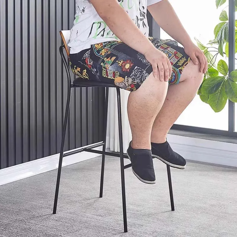 كراسي بار بسيطة وفاخرة من الشمال، ومقاهي، ومحلات شاي الحليب، والإقامة المنزلية، والمطاعم، والحانات، والكراسي، والمقاعد، والحديد