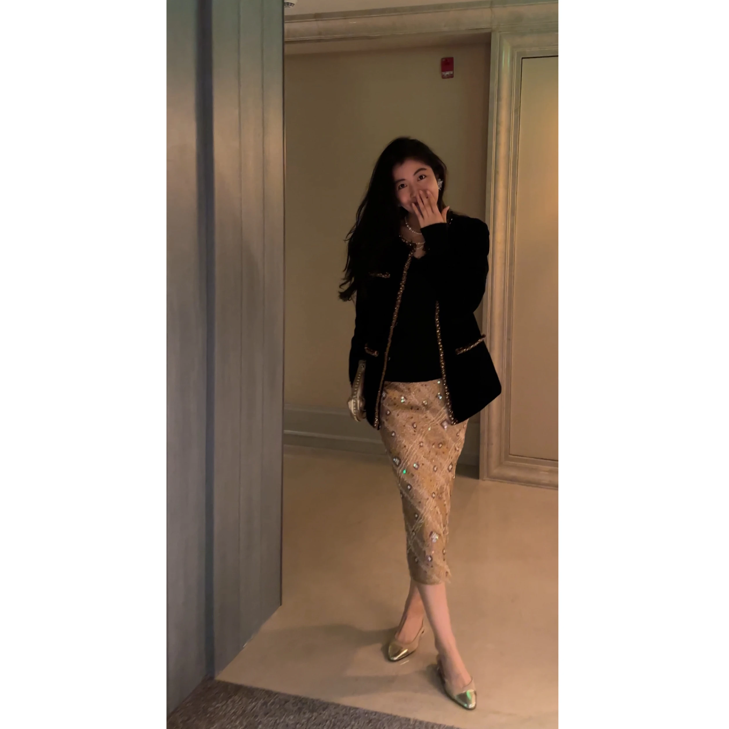 

NCOU Nicole Ele: Модный легкий роскошный комплект из жакета и юбки с декоративными элементами, осень 2025, новинка, женская одежда