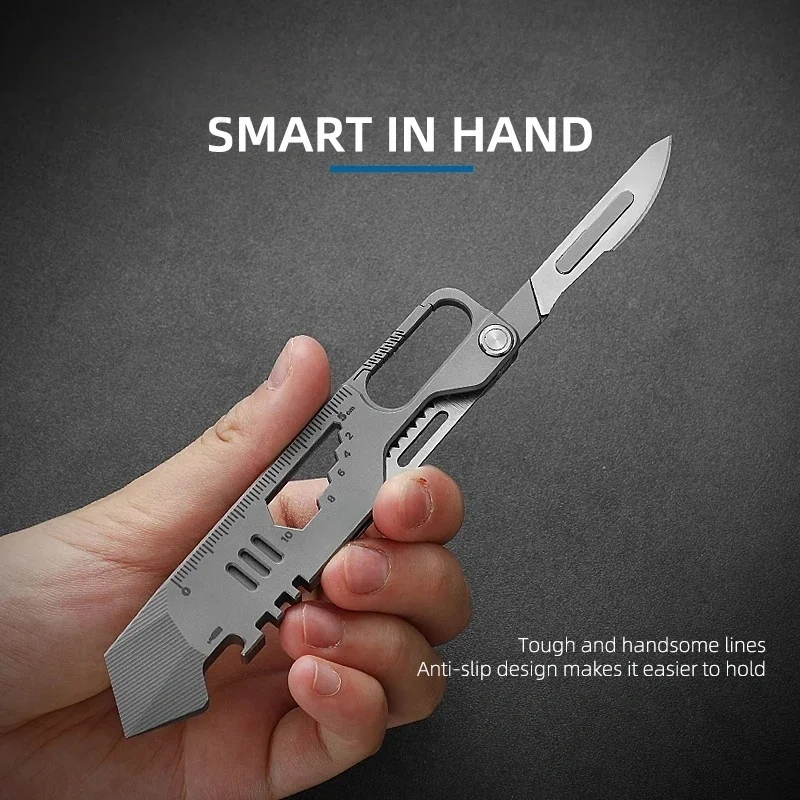 

Многофункциональный инструмент 17-в-1 из титана: отвертка, пила, открывалка для бутылок, подвесное украшение, подарок для мужчин.