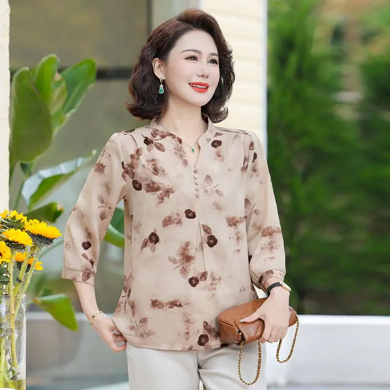 Nuevo traje de madre de mediana edad a la moda, camisa elegante de verano de estilo chino con mangas 3/4 para mujeres mayores