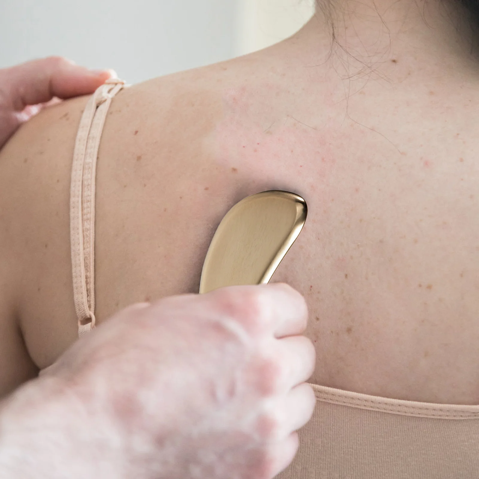 

1pc Brass Massaging Board Portable Face Scraping Tool Skin Neck Shoulder Body Gua Sha Scraping Plate Professional Massage Supply