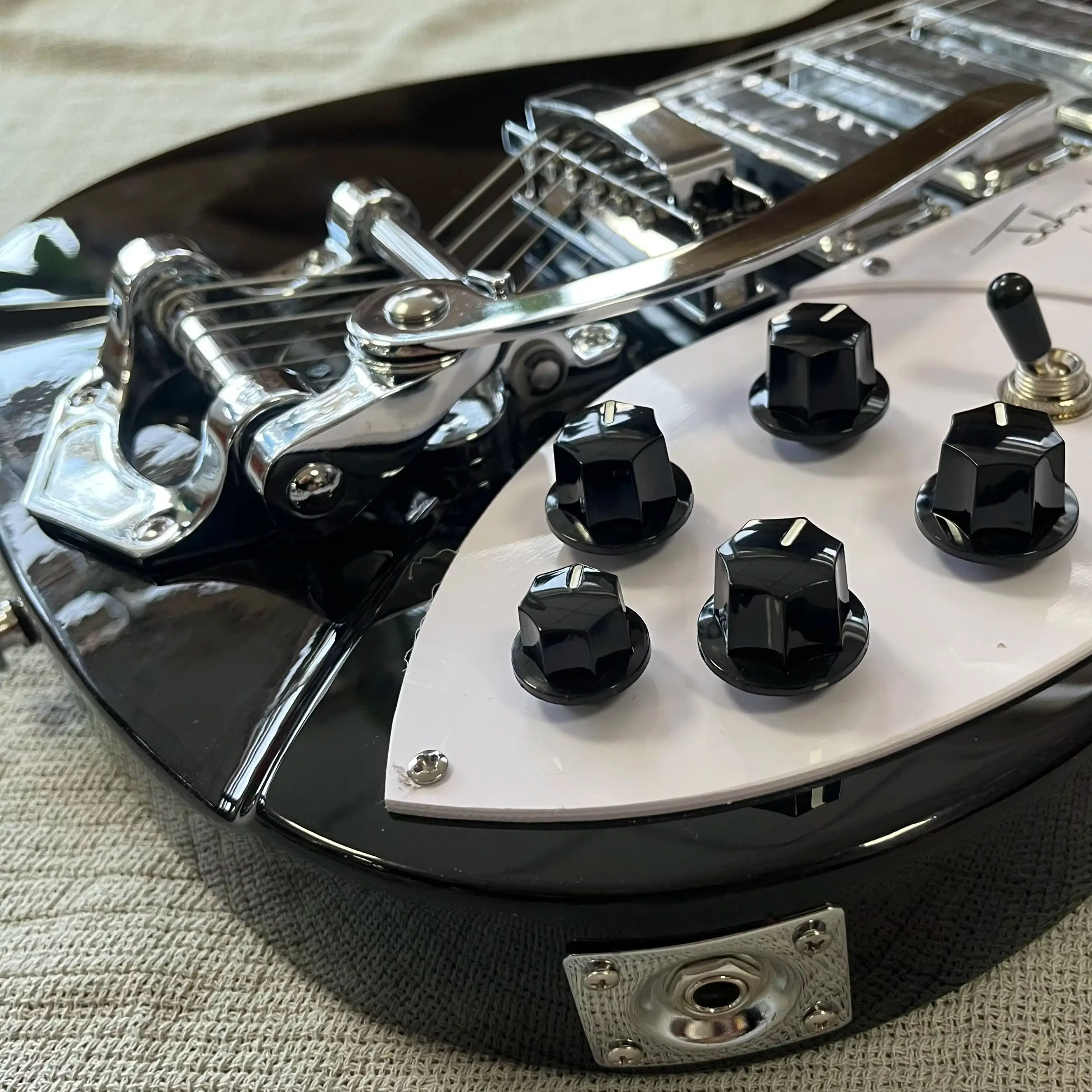 Costom 325 Black Color Guitar With Tremolo Bridge And Three Mini Humbucker Pickups - New 2026 in Stock
