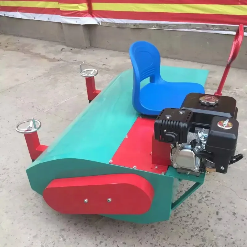 Barredora de césped artificial eléctrica accionada por asiento, campo de fútbol, cepillado de arena, manipulación de bot, barredora de césped