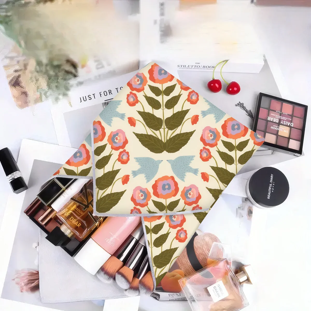 1pc Multi-functional Magic Sticky Cloth Vintage Multi-color Floral Print Designed Versatile Travel Storage Bag Protective Cover