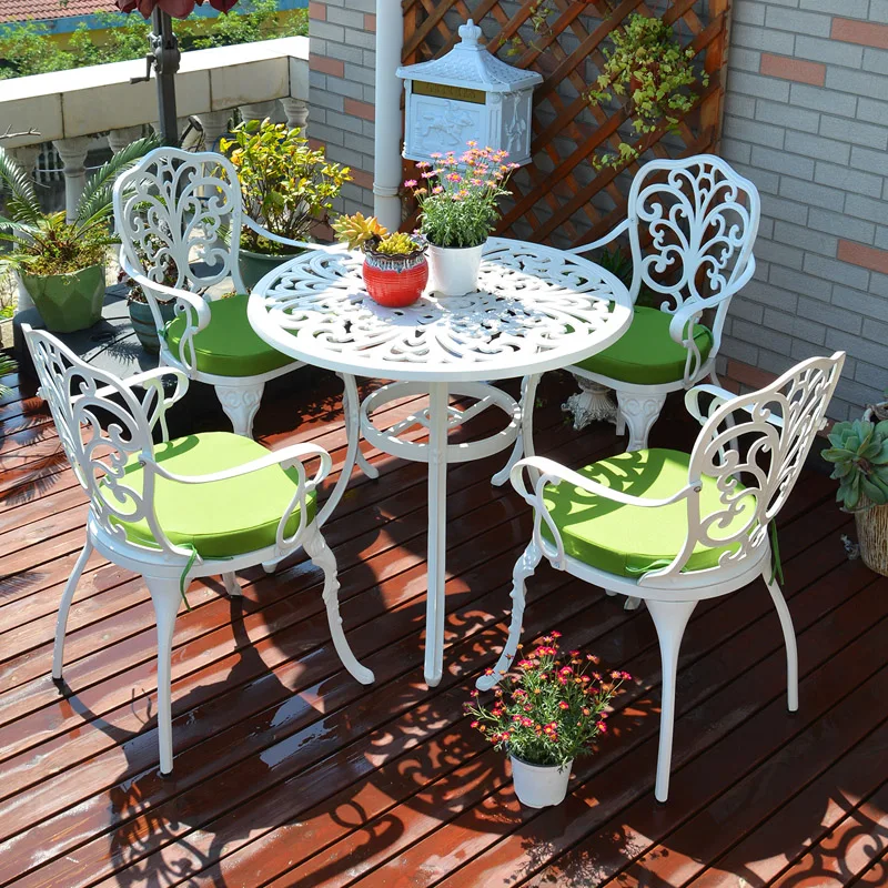 Mesas e cadeiras ao ar livre, mesas e cadeiras de varanda europeias ao ar livre para lazer no pátio, mesas e cadeiras brancas de alumínio fundido