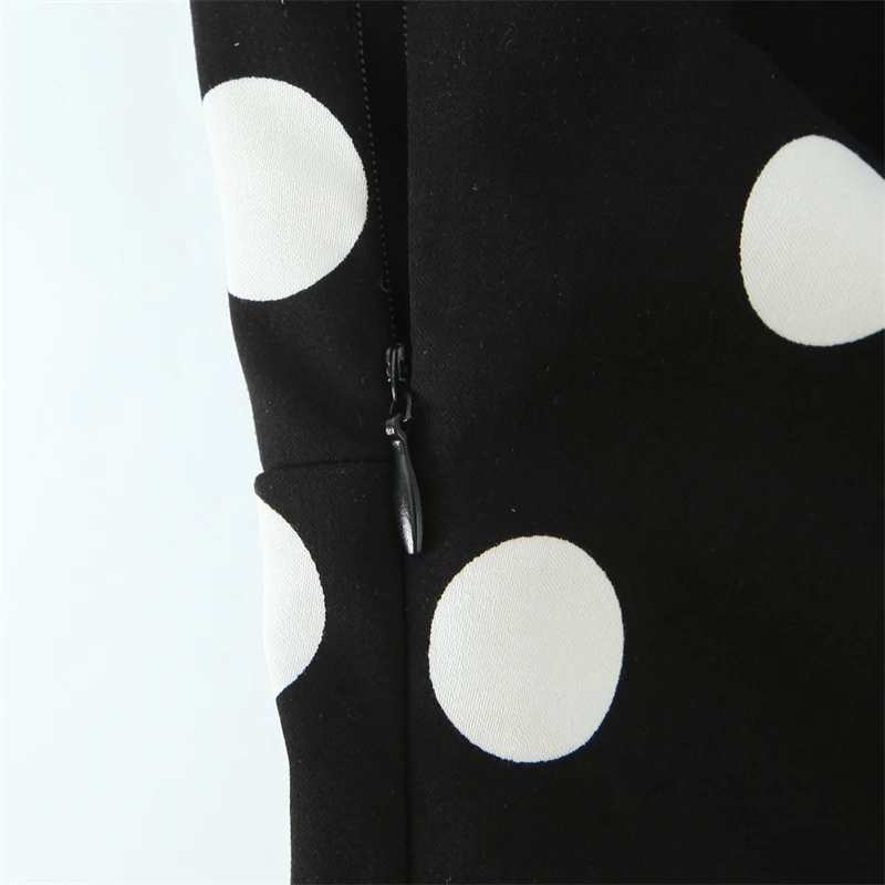 KEYANKETIAN 2025 Zomer Nieuwe Franse Stijl Zwart Wit Stippen Print Boog Halter Vest vrouwen V-hals Backless Hemdje Slanke Top