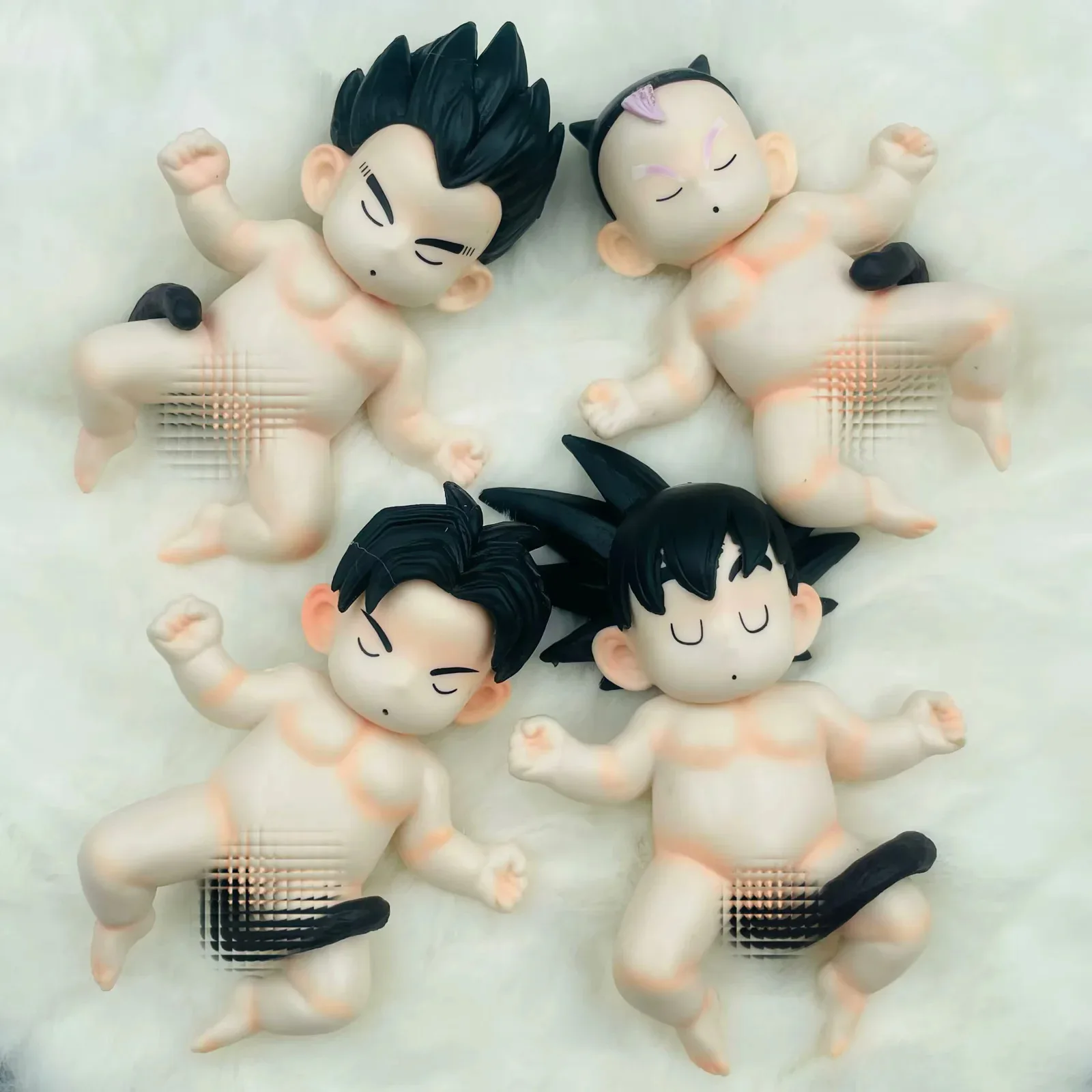 

Super Saiyan, Four Goku Babies, Vegeta Goku Brolitranx, коробка с орнаментом.