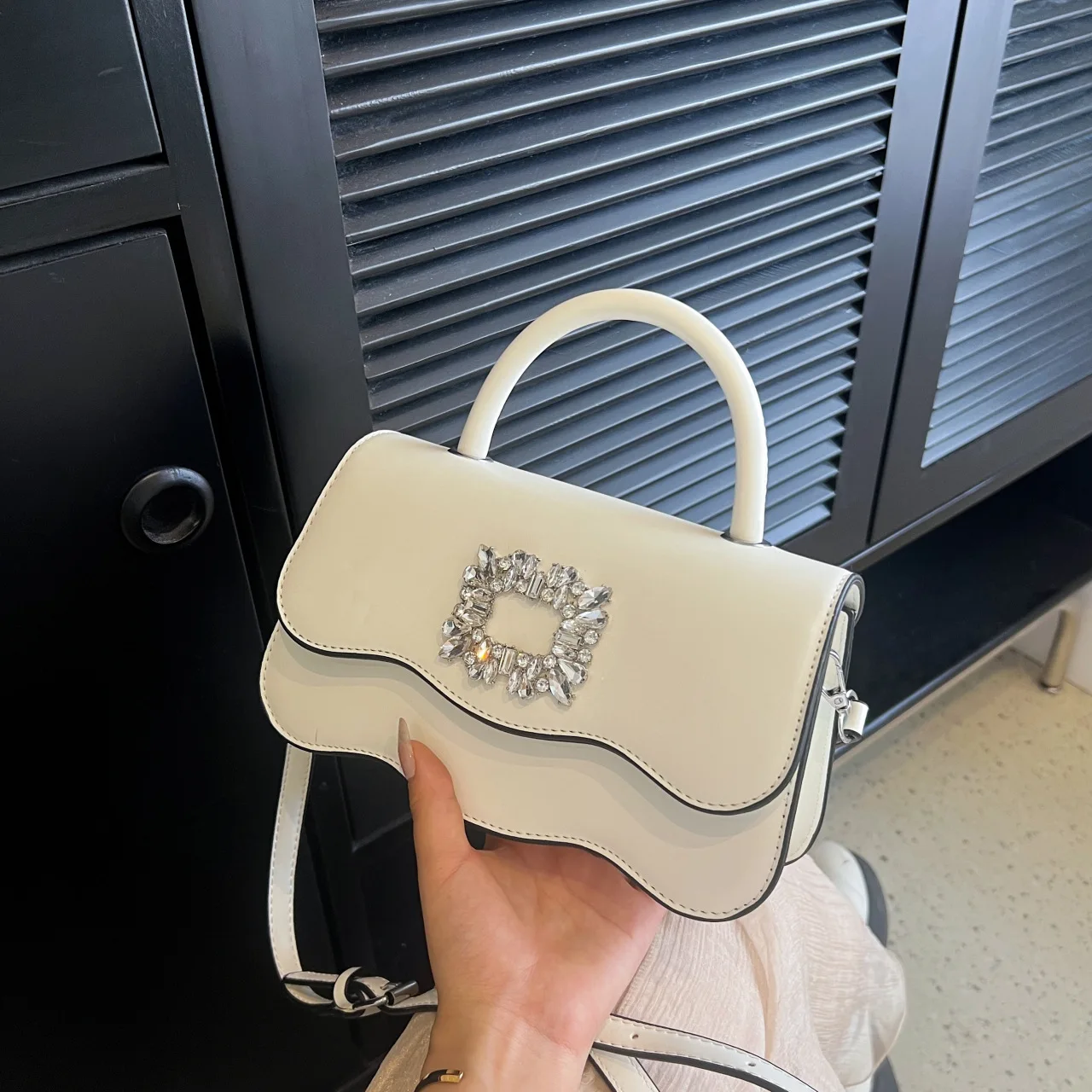 

2025 New Fashion Bright Diamond Shoulder Bag Portable Messenger Bag Dinner Small Square Bag