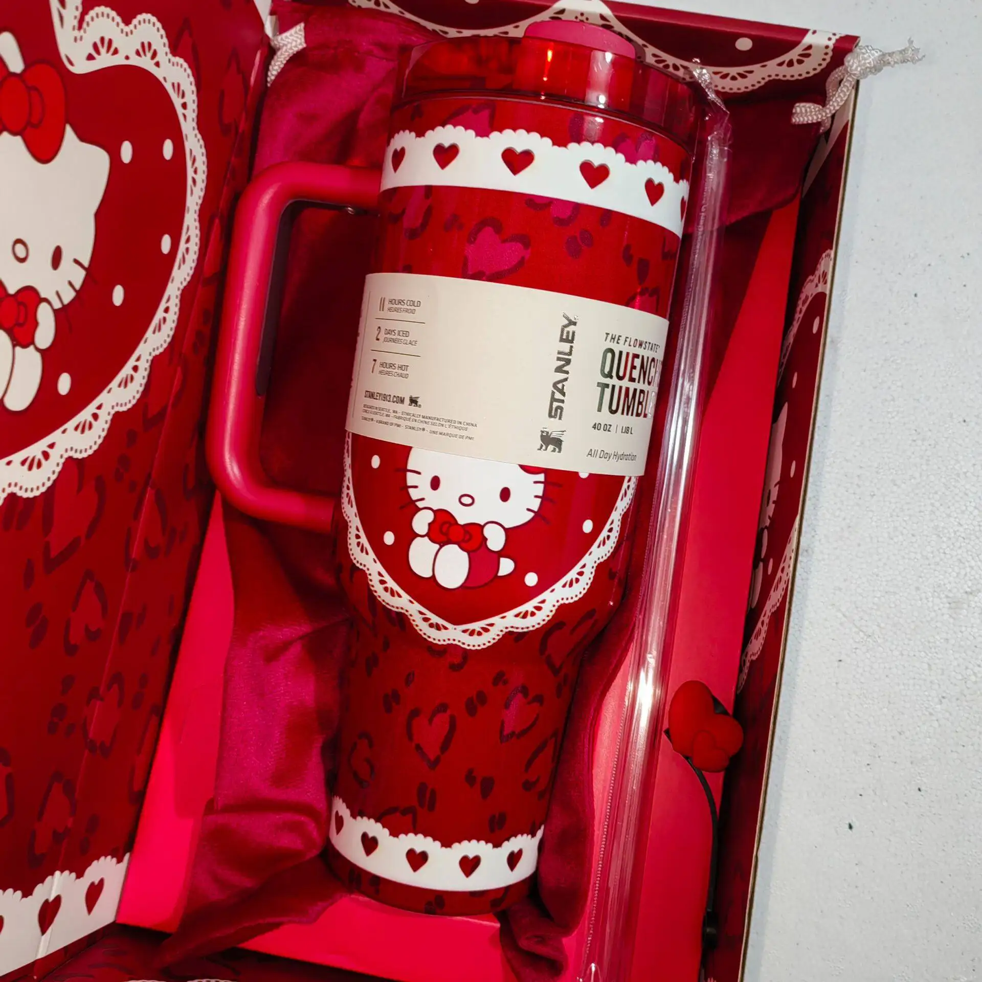 

1000Ml Anime Sanrio Hello Kitty Water Cup 40Oz Quencher Tumbler with Handle Red Pink Portable Car Cup Cute Gift Merchandise Fans