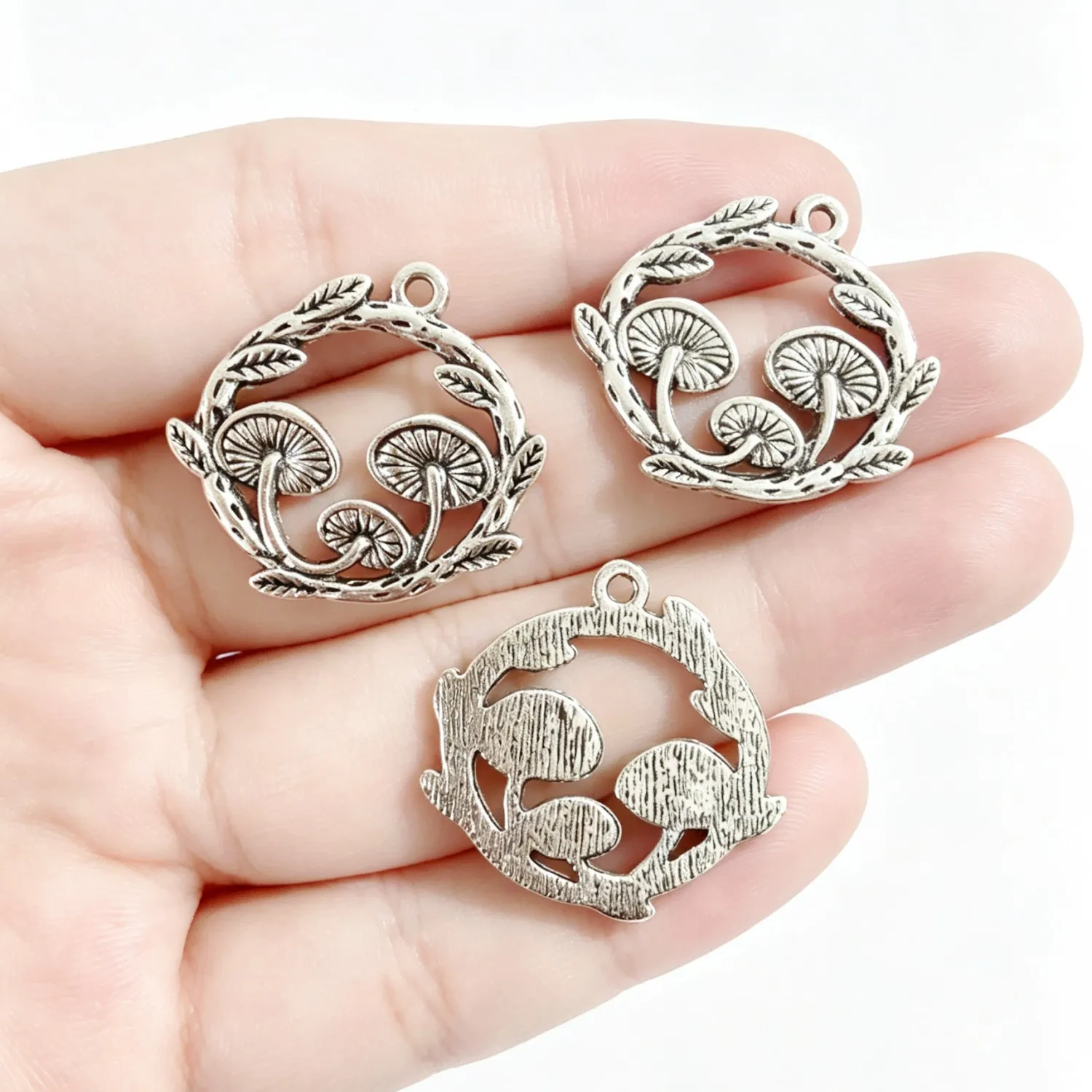 10Pcs 24×26mm Zinc Alloy Antique Silver Round Hollow Mushroom & Vine Charms DIY Jewelry Accessories EF4868