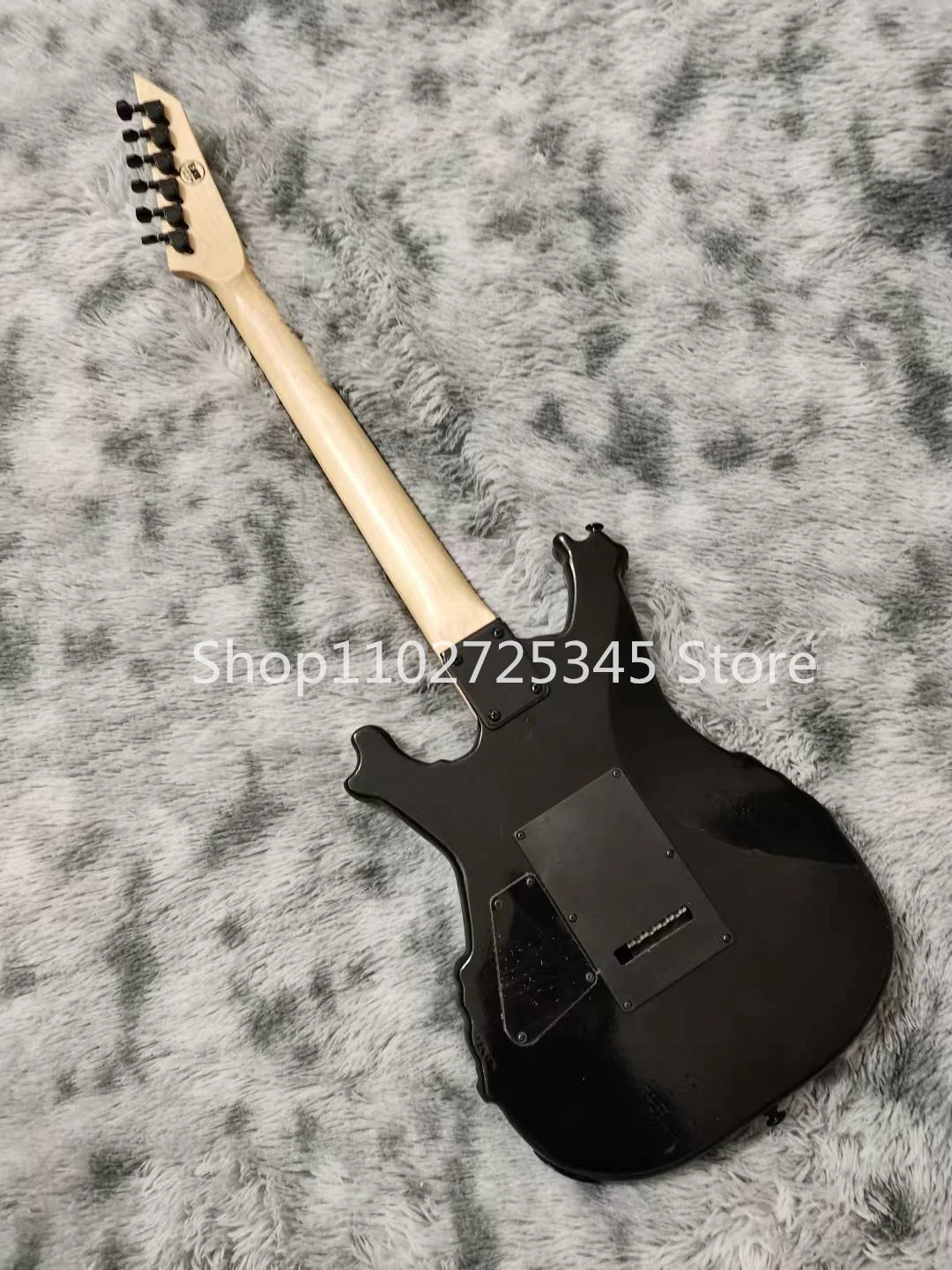 Skull Flame Electric Guitar with 6 Strings, Mahogany Fingerboard, Black Accessories, Vibrato System, Free Shipping