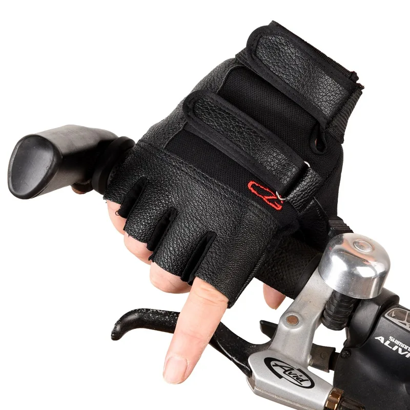 الرجال نصف اصبع الجلود اللياقة البدنية قفازات الدراجة الرياضة قفازات رياضة ممارسة الرجال الأسود المسامير فاسق قفازات G135