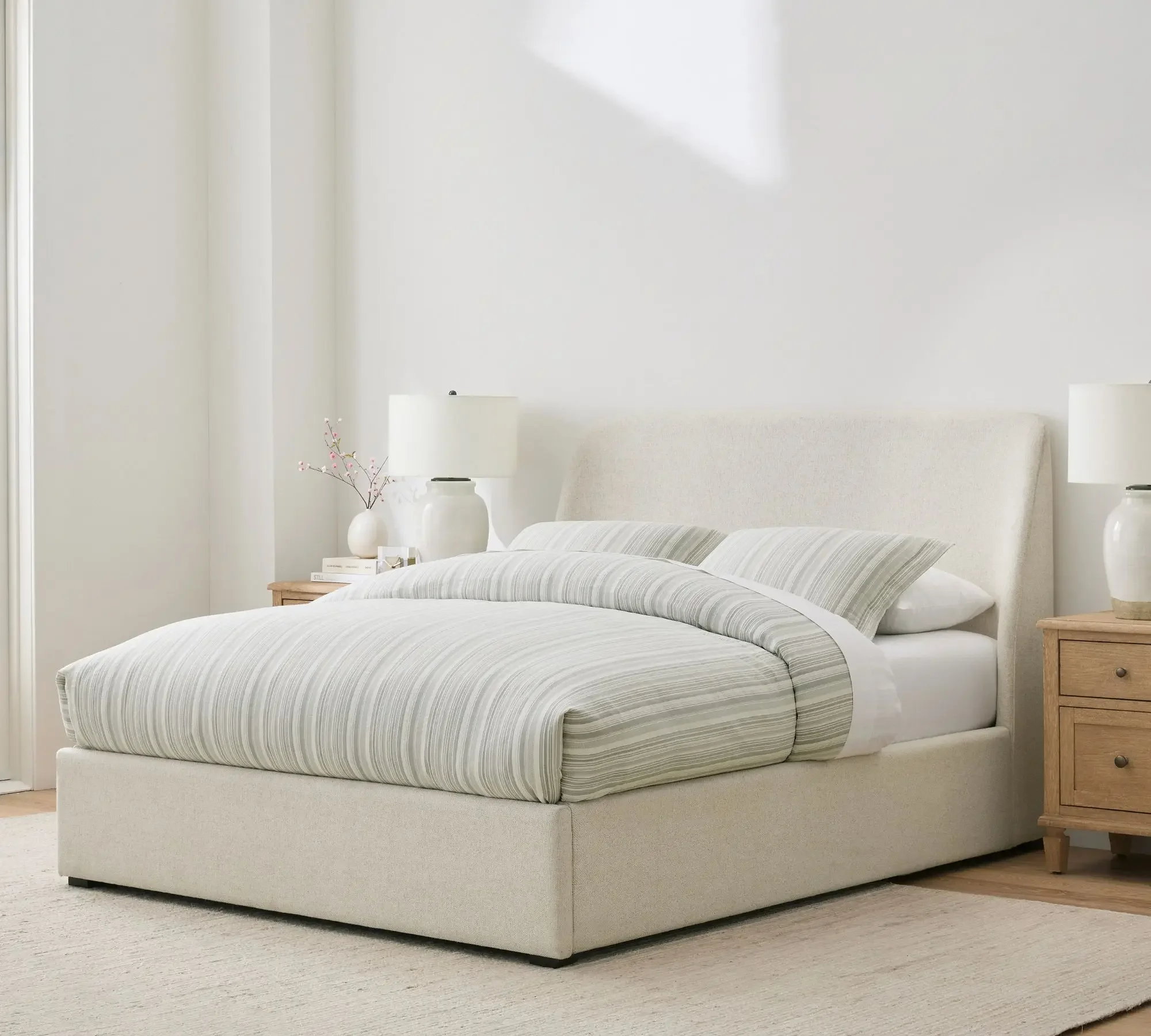 *e`E Style Elegant Weathered Patina Upholstered Curved Headboard Modern Platform King Size Wood Frame TUV CE Certified Bed