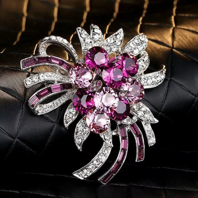 Fashion Rhinestone Delicate Purple Violet Brooch Women Crystal Pin Accessories Badges Creative Lady Jewelry 명품주얼리