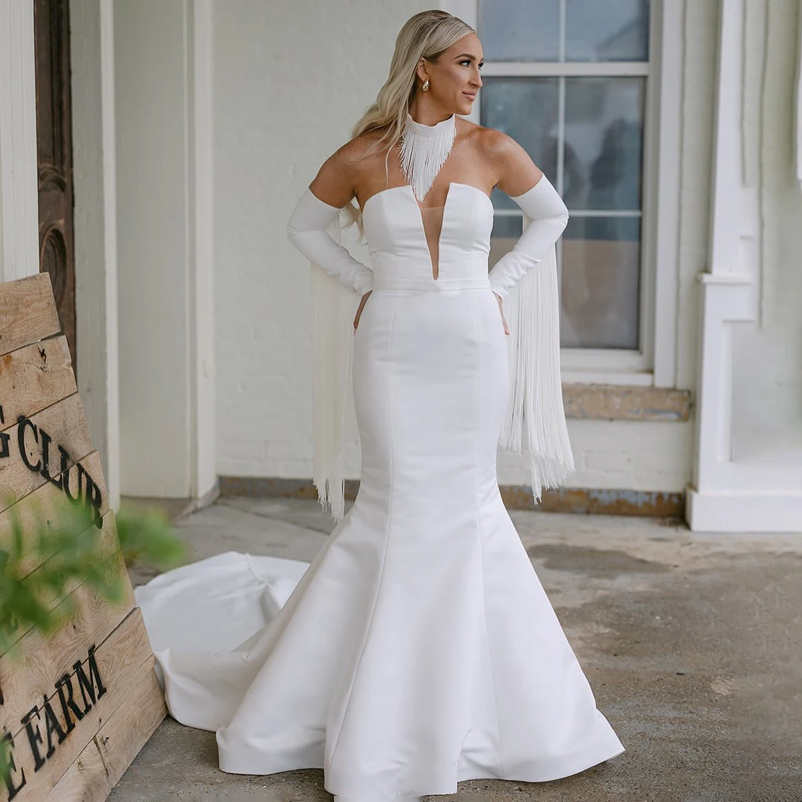 Fit and Flare Satin Fringe Wedding Dress Strapless V Cutout Trumpet Style Simple Tassels Long Sleeves Customized Bridal Gowns