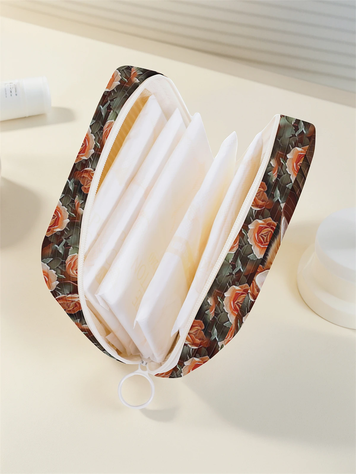 حقيبة تخزين مناديل صحية مطبوعة بنمط قطة كرتونية لطيفة، حقيبة مناديل خفيفة الوزن للنساء، حقيبة مناديل صحية