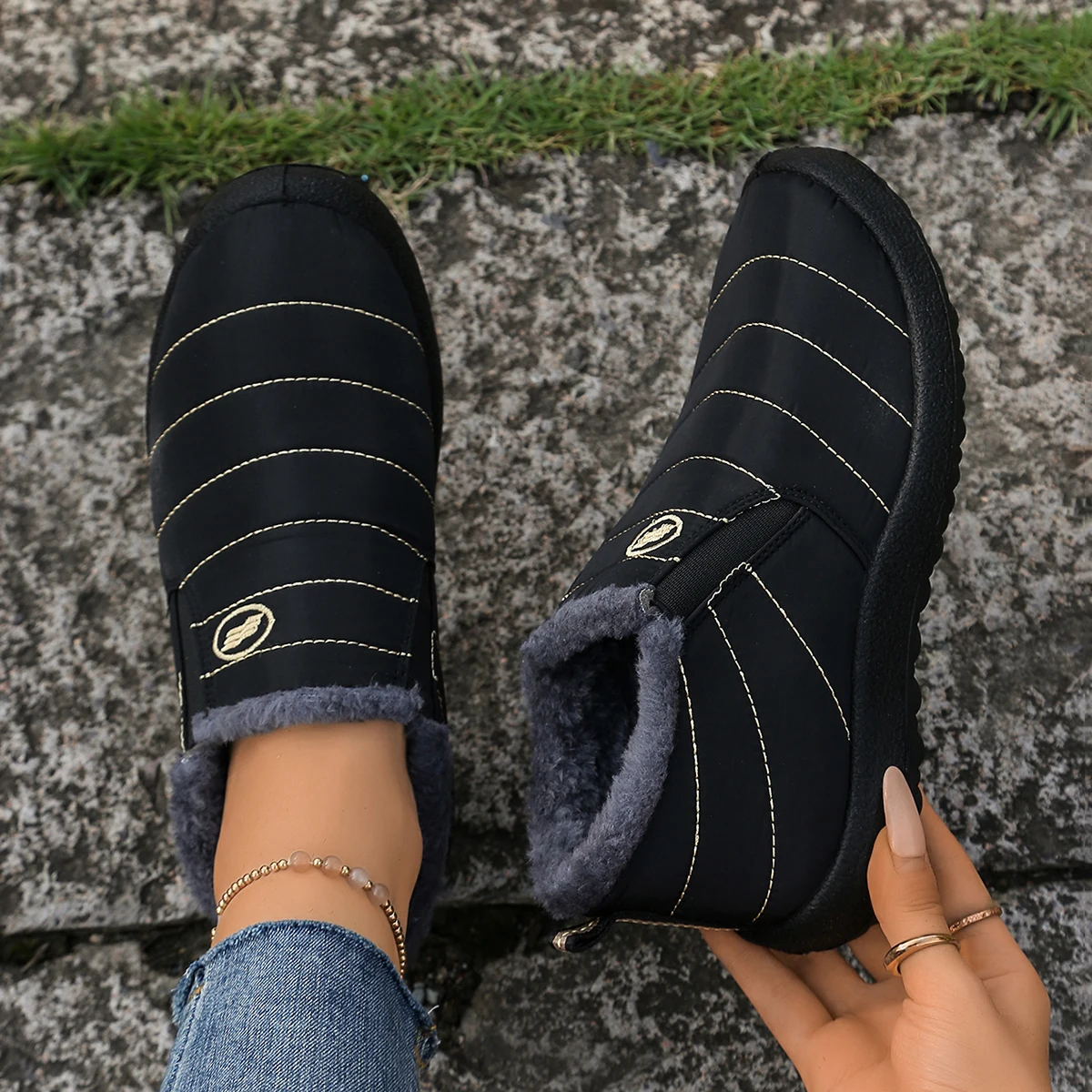 Women Winter Ankle Booties Slip On Quilted Fleece Lined Boots Waterproof Non-slip Warm Casual Cotton Shoes For Cold Weather