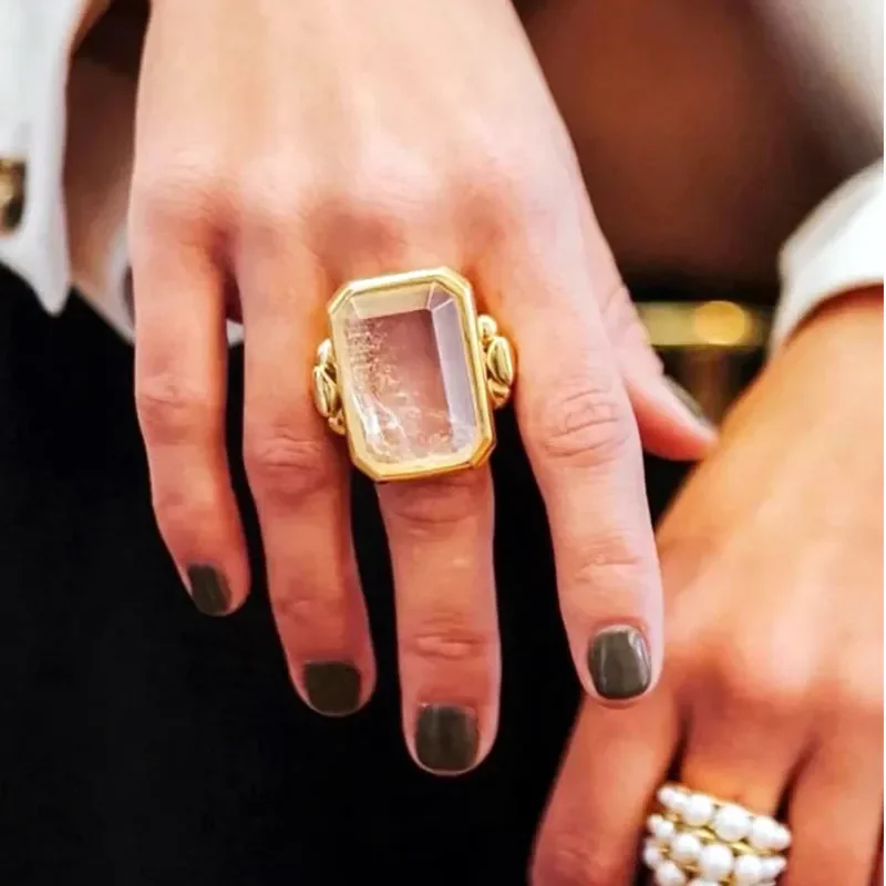 

French Vintage Fashion Sugar Cube Natural Stone Crystal Ring Female Exaggerated Vacuum High End Light Luxury Jewelry