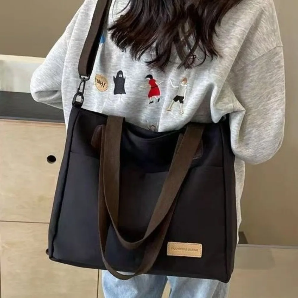 

Portable Multi-Pocket Tote Bag with Shoulder Strap Polyester Travel Shoulder Bag Simple Thickened Large Capacity Bag Commuting