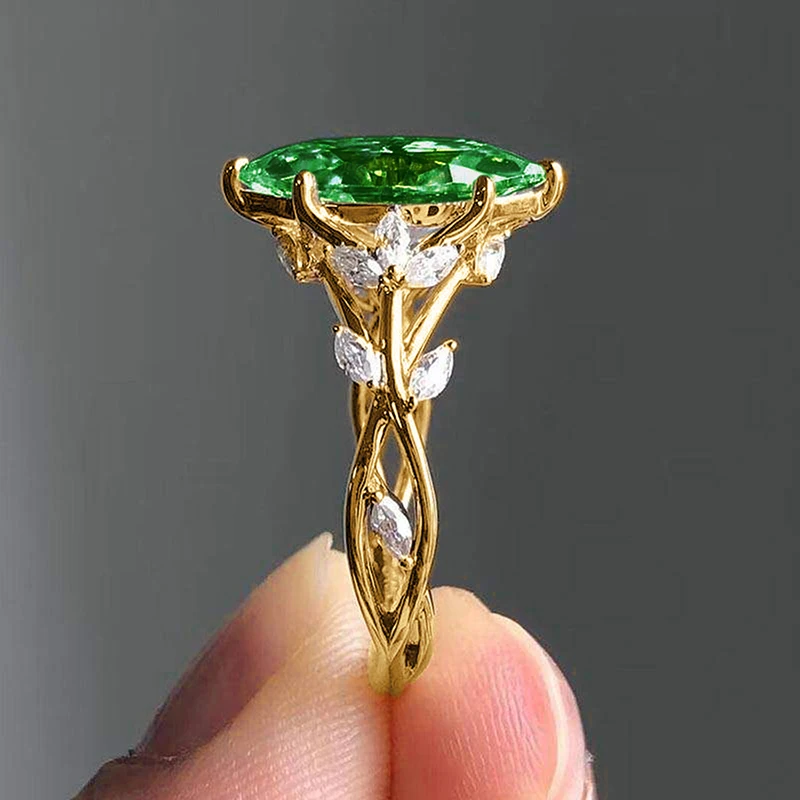 Huitan Aesthetic Marquise Cut Zirconia Ring for Women Gorgeous Gold Color Finger Accessories for Engagement Luxury Party Jewelry