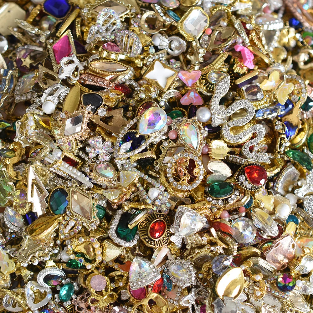 100PCs Wholesale Random Mixed Alloy 3D Bulk Figures for Nails Fashion on Sale Nail Art Glass Beads Rhinestones Charms Butterfly