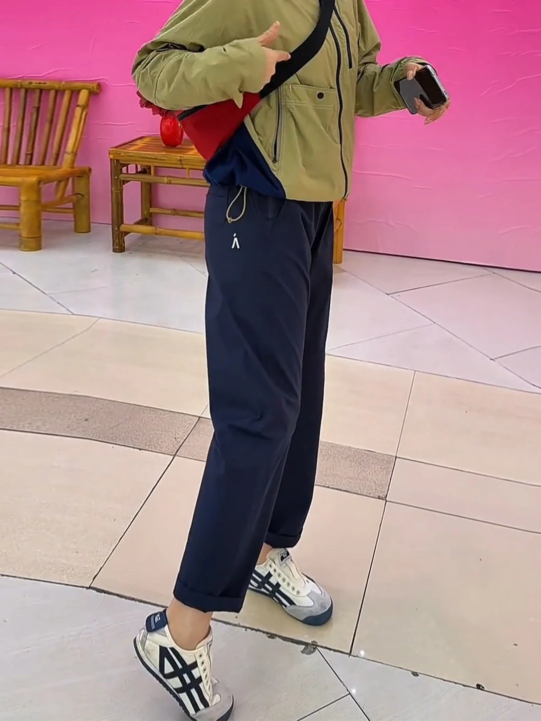 

Женские спортивные повседневные брюки свободного кроя больших размеров цвета хаки с высокой талией, утягивающие, укороченные, в стиле Харлан, весенняя новинка