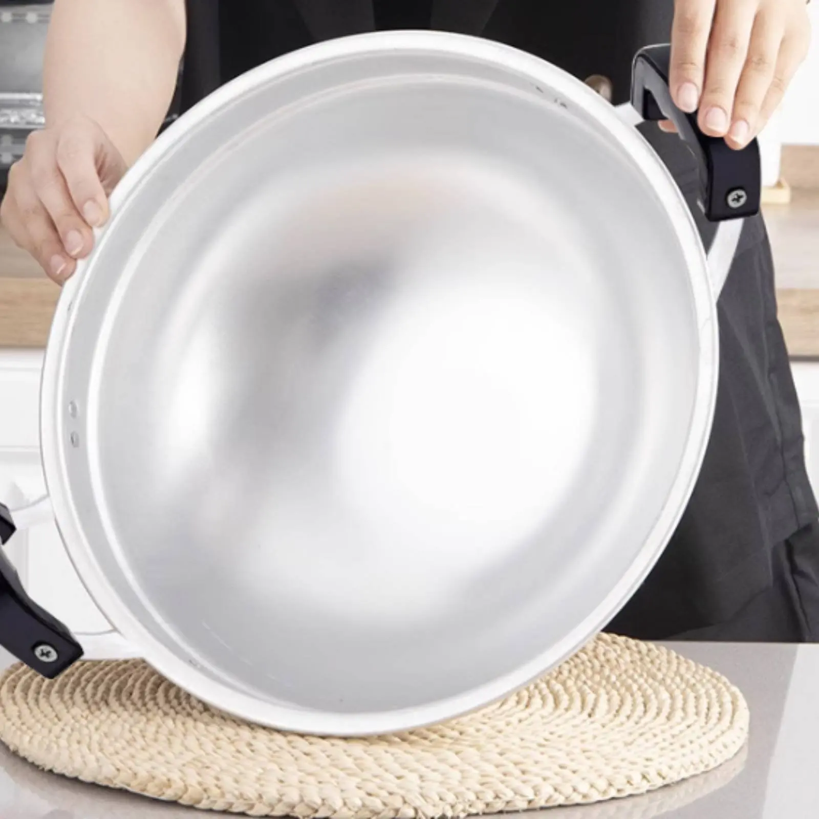 

Aluminum Steamer Pot with Insert Versatile Round Bottom Stockpot Traditional Chinese Steamer Wok Uncoated Kitchen Cookware