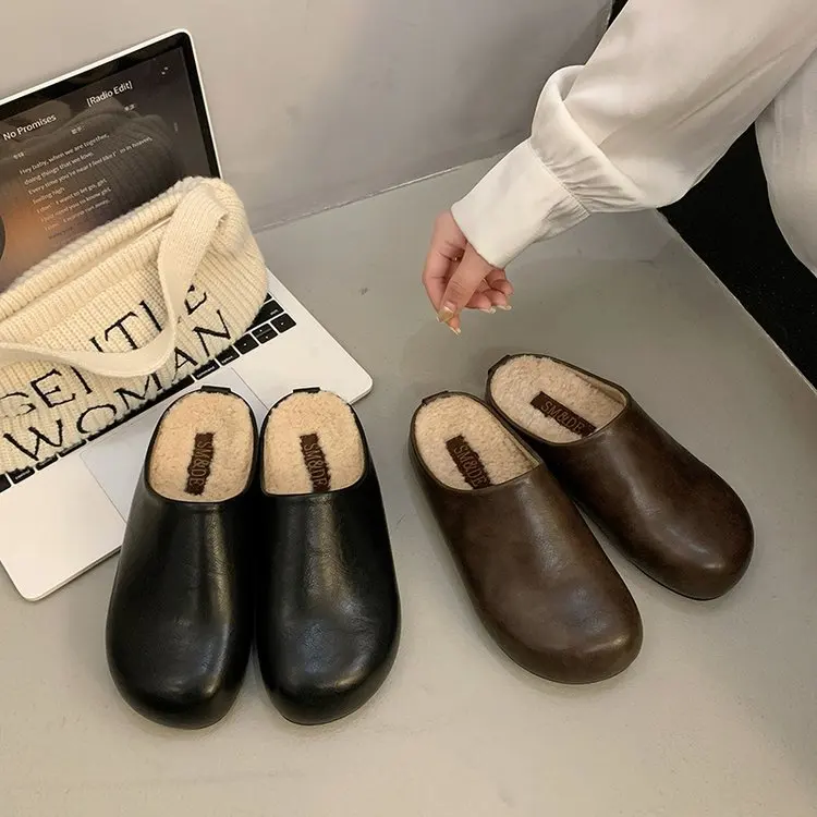 Korean version thick soled and plush warm half drag women's shoes 2025 autumn and winter new item Baotou casual plush Boken shoe