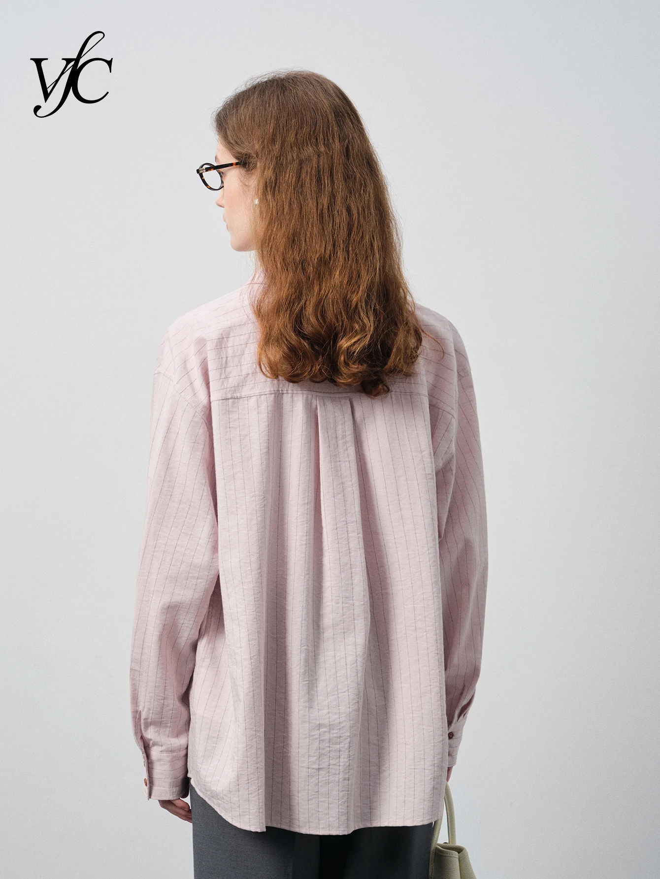 Camisa Vega Chang de manga comprida para mulheres, novo estilo outono e inverno, lapela, listras finas, camisa casual, solta e versátil