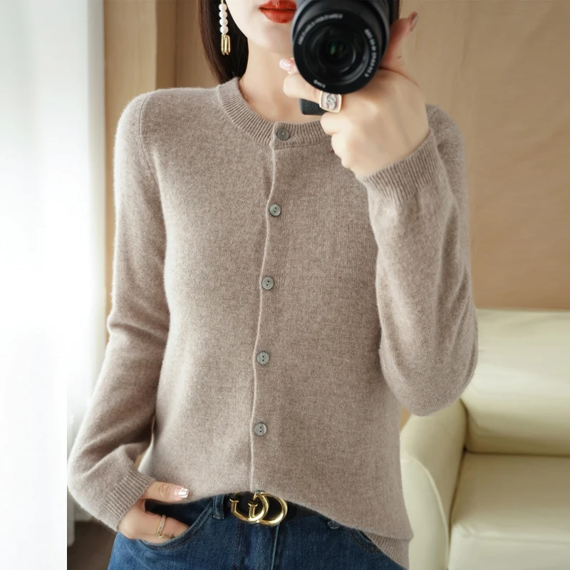 Autumn And Winter New Round Neck Cashmere Knitted Cardigan Women\'s Loose Large Size Versatile Fashion Coat High-Grade Knitwear