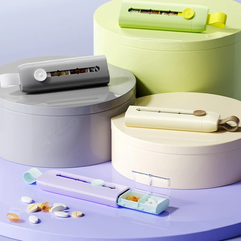 

Portable Transparent Three-Compartment Medicine Box with Cover Large Capacity Drawer Small Medicine Box for Outdoor Use