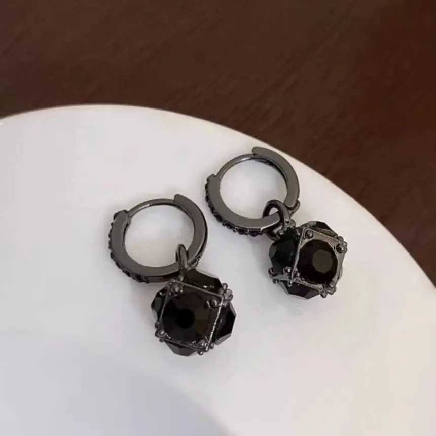 Vintage Black Crystal Ball Earing Fashion Statement Drop Earrings for Women Temperament Wedding Jewelry Personality Gift aretes