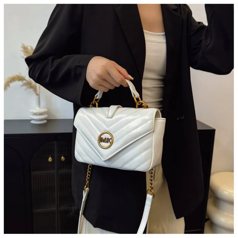 

Women's Crossbody-Bag Made Of Premium Leather Boasting Trendy Design And High-End Vintage Paris Look