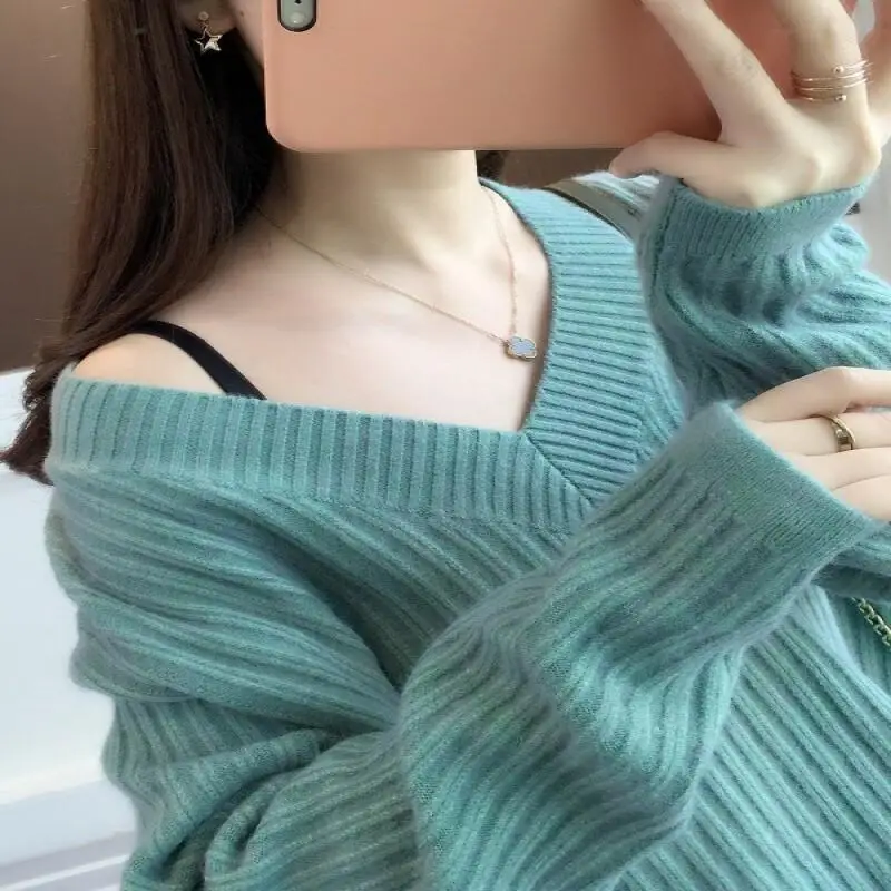 

Thickened 2025 new autumn winter women's sweater pullover short loose Korean version versatile knitted bottoming shirt trendy