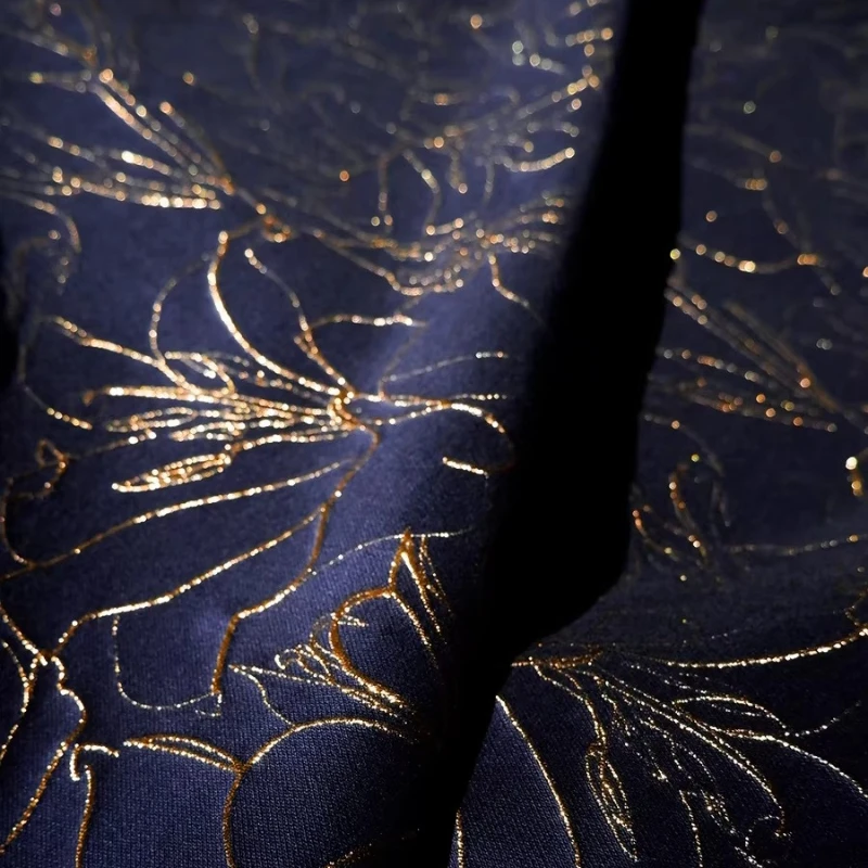 Tela Jacquard Retro con Hilo Azul y Dorado, Diseño Floral Brillante, Material Textil para Vestidos de Noche, Costura Artesanal, Manualidades y Confección