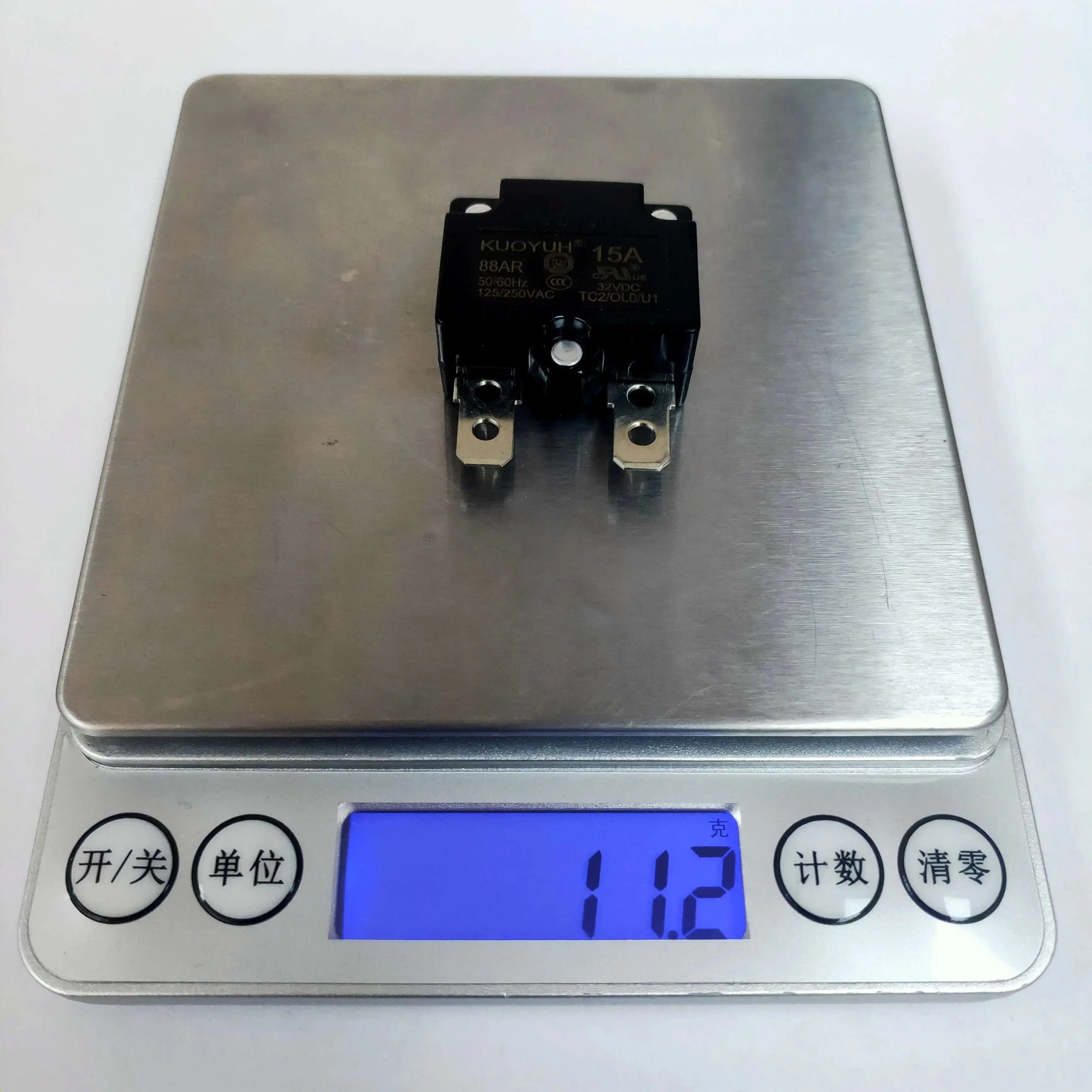 Kuoyuh 88AR Leistungsschalter Serie 3A 5A 10A 12A 15A 20A 25A 30A Überlastschutz 12V 32V Auto Reset Gute Qualität Elektrisch